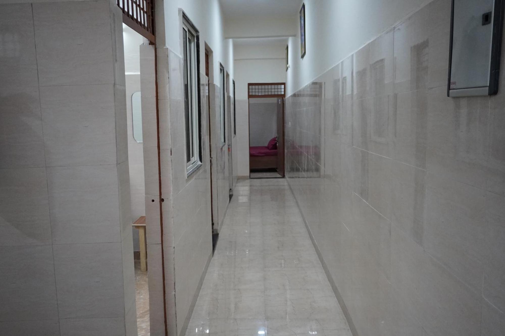 Shree Radha Rani Dham, Near Iskcon And Prem Mandir Hotel Vrindāvan Buitenkant foto